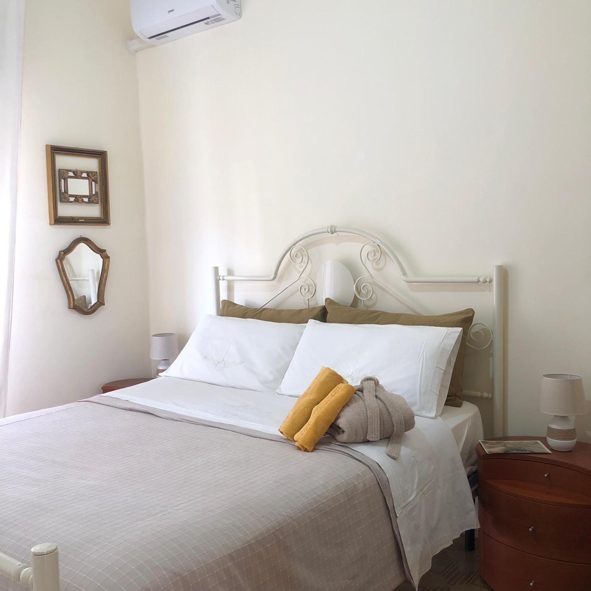 Casa Dorina Charme E Comfort A 100 M Dal Mare 돈나루카타 외부 사진