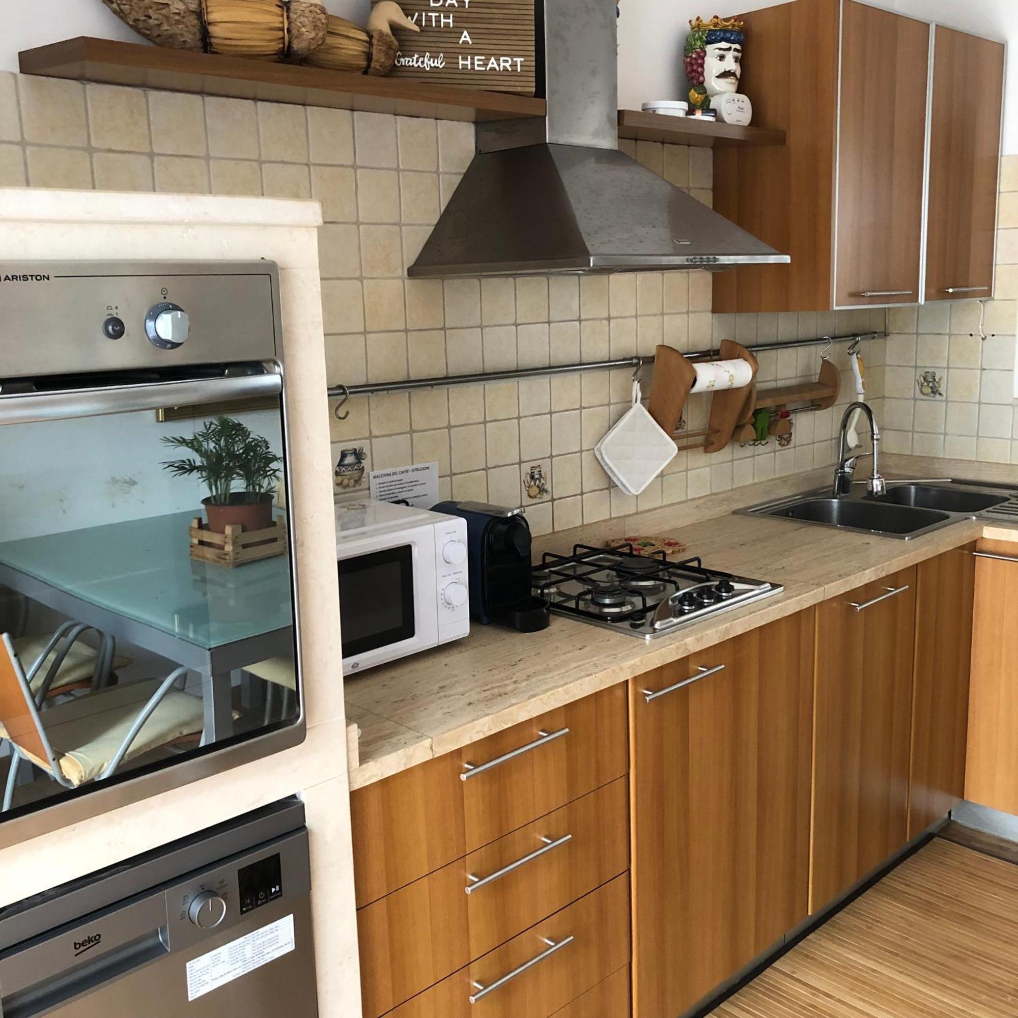 Casa Dorina Charme E Comfort A 100 M Dal Mare 돈나루카타 외부 사진