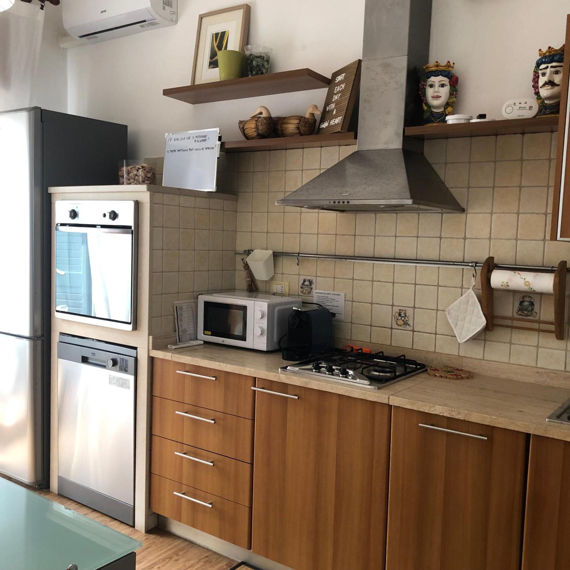 Casa Dorina Charme E Comfort A 100 M Dal Mare 돈나루카타 외부 사진