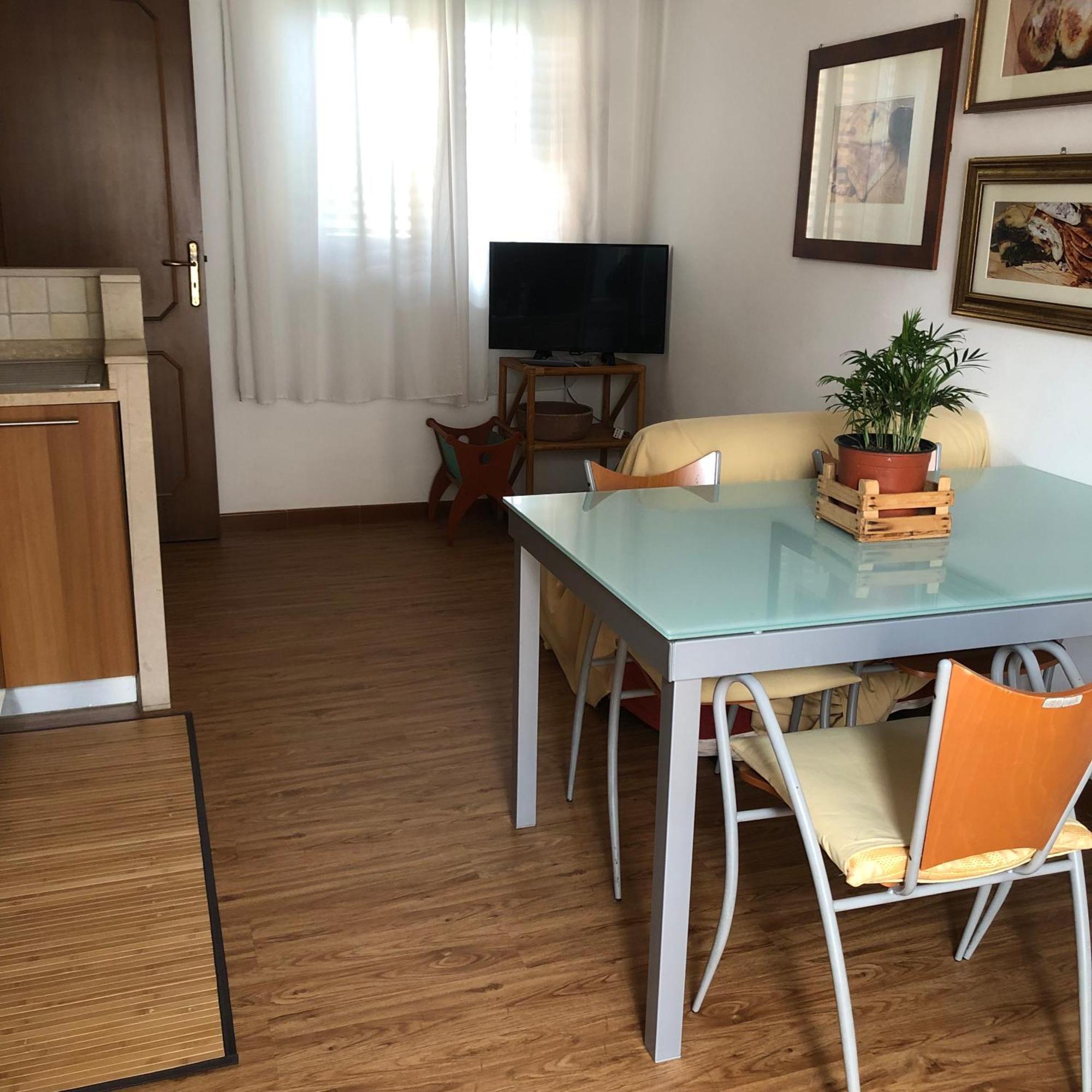Casa Dorina Charme E Comfort A 100 M Dal Mare 돈나루카타 외부 사진