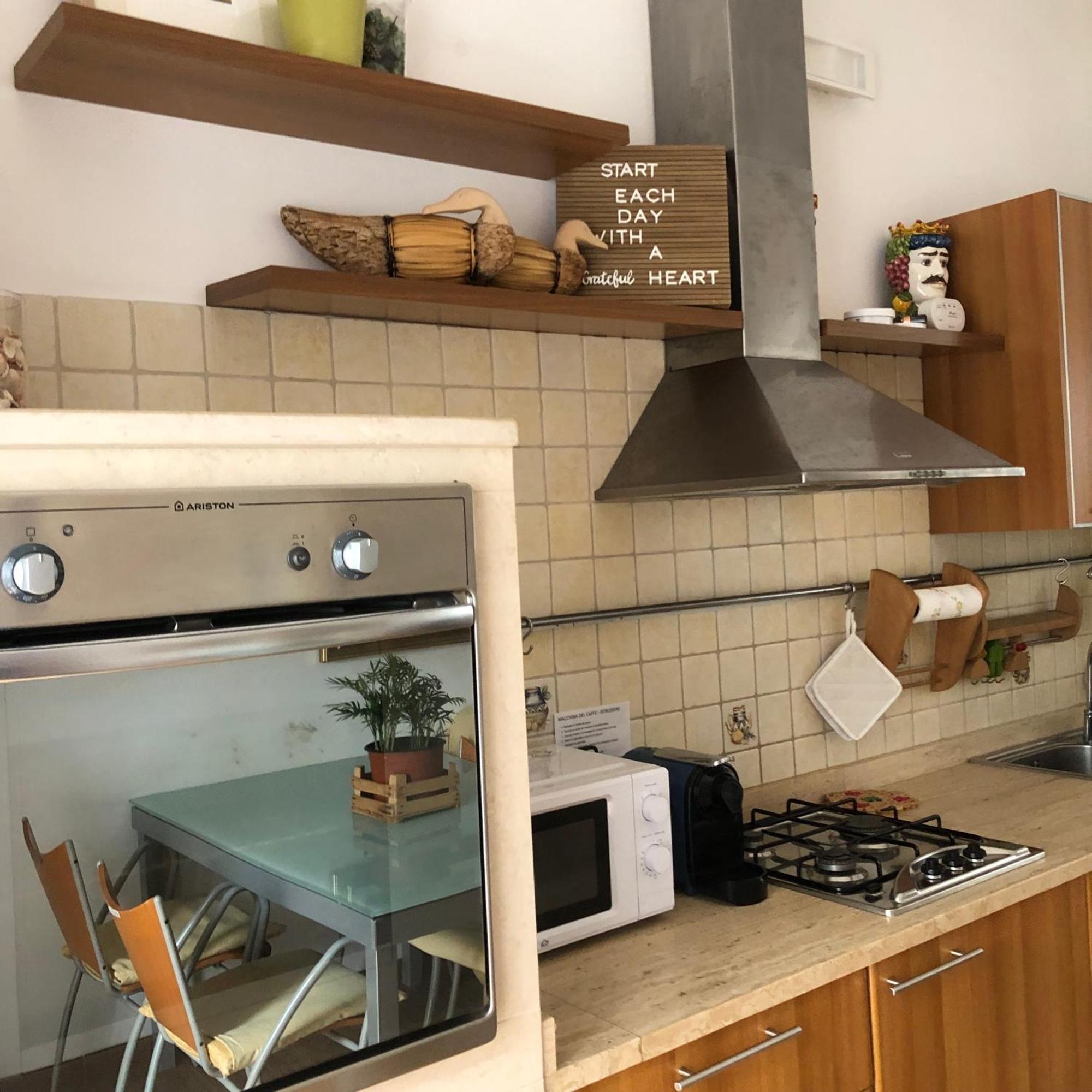 Casa Dorina Charme E Comfort A 100 M Dal Mare 돈나루카타 외부 사진